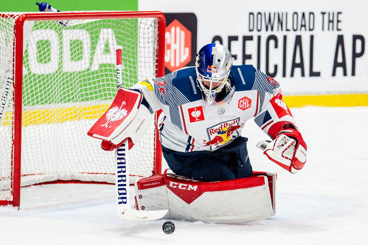 goalkeeper Kevin Reich of Red Bull Munich