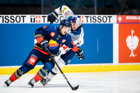 Marcus Högström of Djurgården and Konrad Abeltshauser
