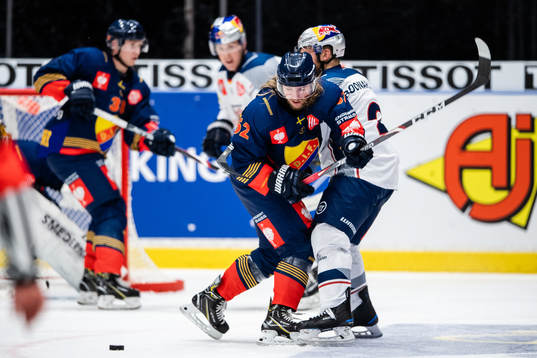 Manuel Ågren of Djurgården and Andrew Bodnarchuk of Red