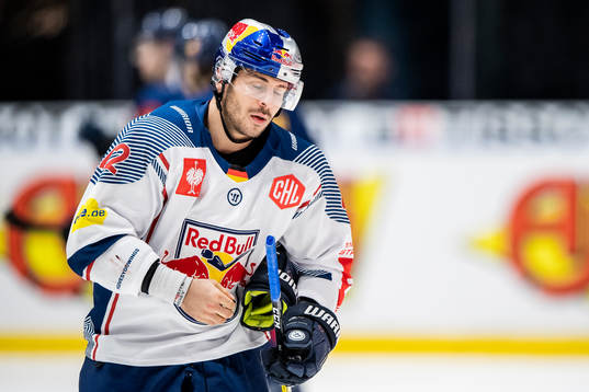 Yasin Ehliz of Red Bull Munich looks dejected