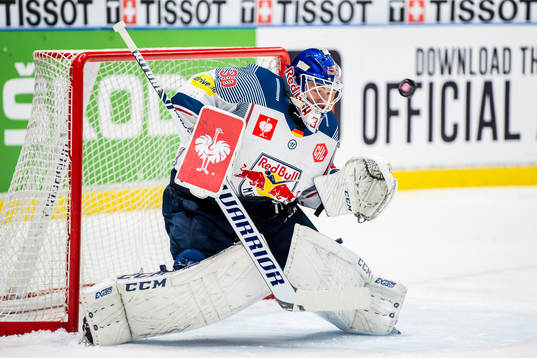 goalkeeper Daniel Fiessinger of Red Bull Munich