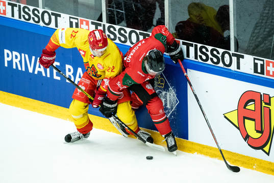 Rajan Sataric of Biel-Bienne and Samuel Fagemo of Frölunda
