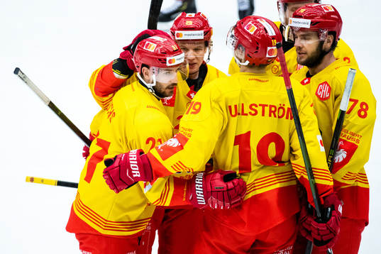 Jason Fuchs of Biel-Bienne celebrates the 0-1 goal