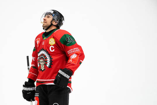 Joel Lundqvist of Frölunda look dejected