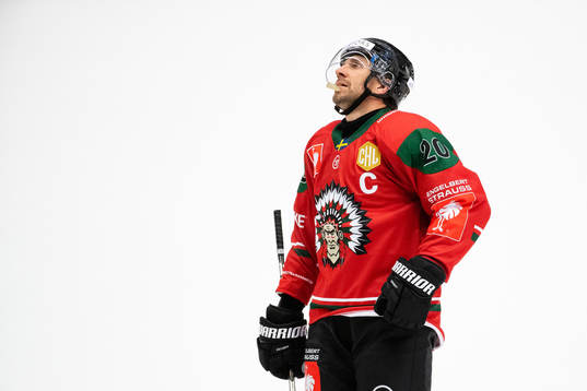 Joel Lundqvist of Frölunda look dejected