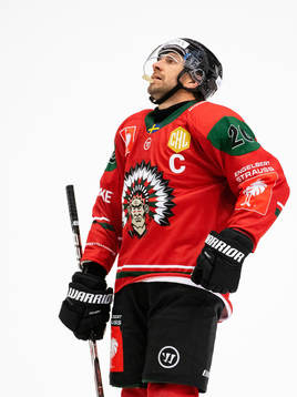 Joel Lundqvist of Frölunda look dejected