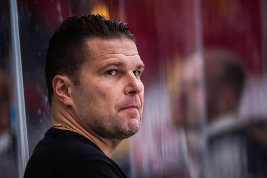 Moras tränare Tomek Valtonen
