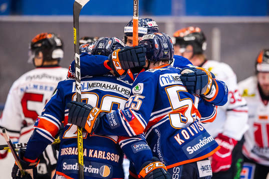 Växjös spelare jublar