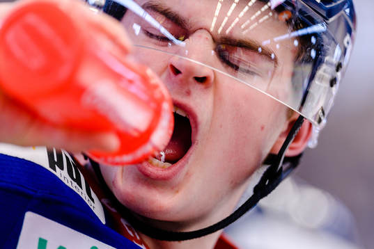 Växjös Filip Cederqvist dricker