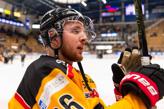 Luleås Robin Kovacs jublar
