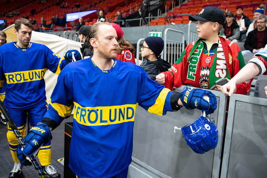 Frölundas Karl Stollery innan ishockeymatchen i SHL mellan