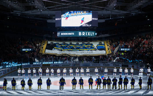 Frölundas supportrar med ett tifo