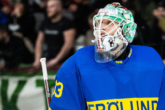 Frölundas målvakt Johan Mattsson deppar