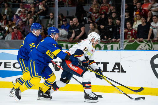Frölundas David Printz och Karl Stollery mot Djurgårdens
