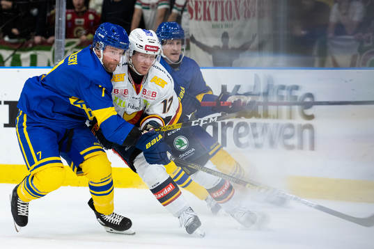 Frölundas Karl Stollery och Djurgårdens Henrik Eriksson
