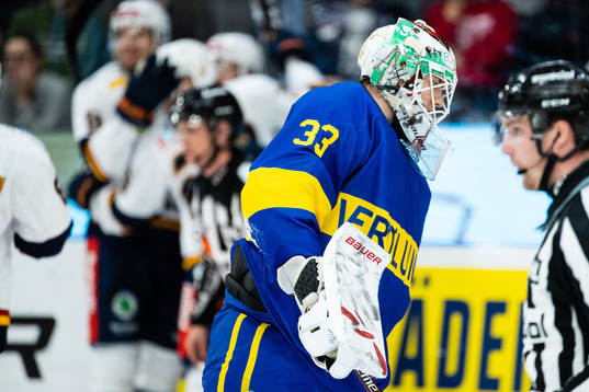 Frölundas målvakt Johan Mattsson deppar