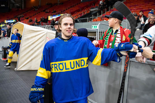 Frölundas Samuel Fagemo innan ishockeymatchen i SHL mellan