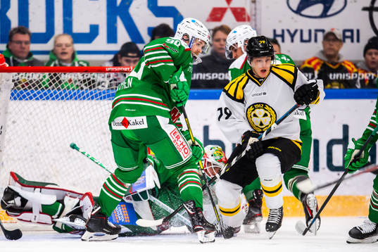 Brynäs Daniel Mannberg och Rögles Ted Brithén