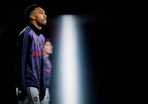 Pierre-Emerick Aubameyang of Arsenal warms up