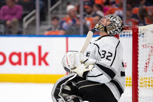 goaltender Jonathan Quick of the Los Angeles Kings looks