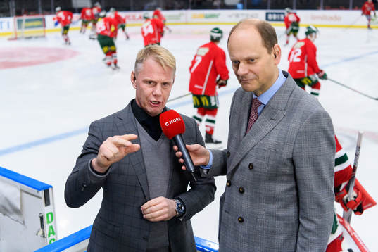 Niklas Wikegård och Lasse Granqvist från Cmore innan