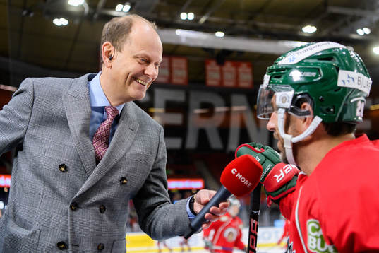 Lasse Granqvist från Cmore intervjuad Frölundas Joel