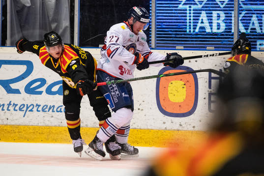 Brynäs Victor Söderström och Växjös Martin Lundberg