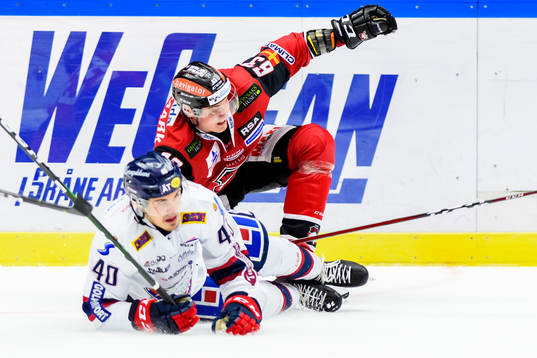 Linköpings Adam Helewka och Malmö Redhawks Fredrik