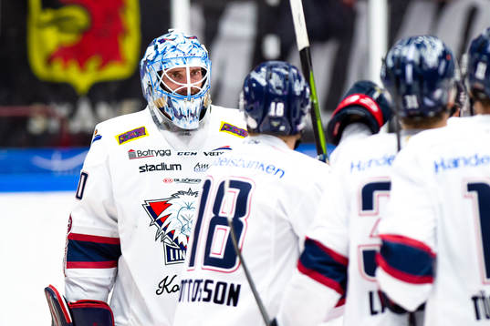 Linköpings målvakt Jonas Gustavsson jublar