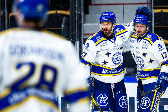 Leksands Marek Hrivik och Daniel Olsson Trkulja jublar