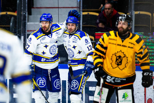 Leksands Marek Hrivik och Daniel Olsson Trkulja jublar