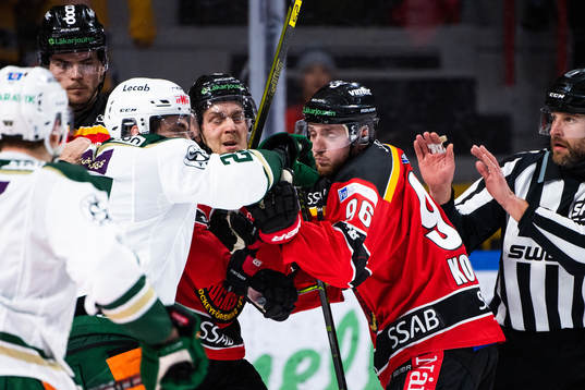 Färjestads Martin Johansson och Luleås Robin Kovacs