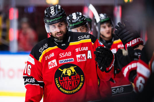 Luleås Niklas Olausson jublar