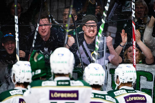 Färjestads supportrar jublar