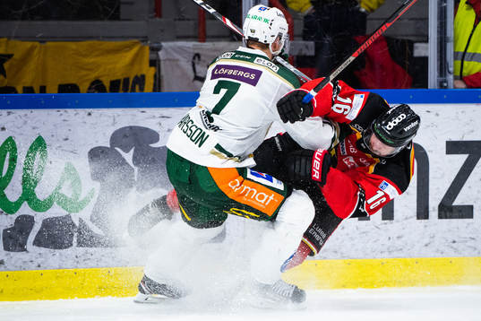 Färjestads Johan Ivarsson och Luleås Niklas Olausson