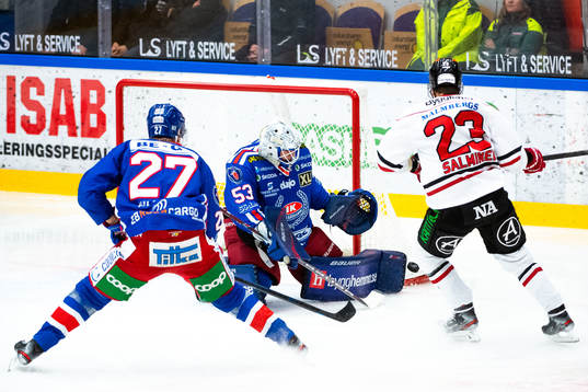 Örebros Sakari Salminen och Oskarshamns målvakt Fredrik