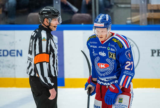 Oskarshamns Henrik Nilsson och Domare Morgan Johansson