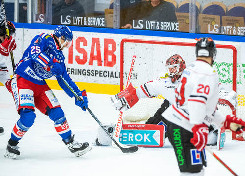 Oskarshamns Johannes Salmonsson och Örebros målvakt