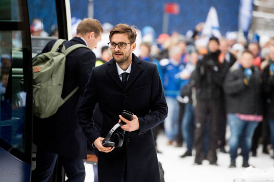 Johnny Furdal of Viking arrives