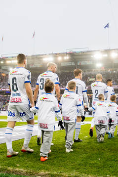 The players of Haugesund enter the pitch