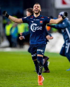 Zlatko Tripic of Viking celebrates at the final whistle