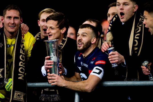 André Danielsen and Zlatko Tripic of Viking celebrate with