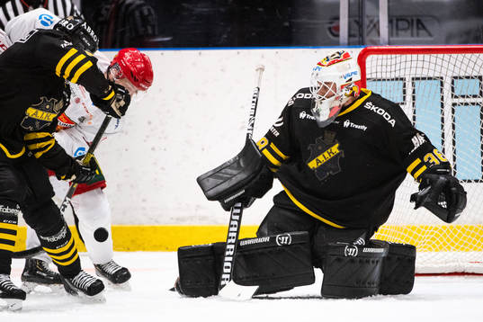 s målvakt Mika Järvinen
