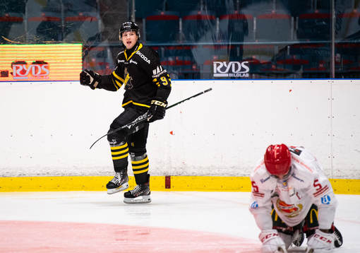 s Henrik Rommel jublar