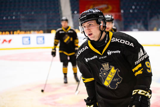 s Henrik Rommel jublar