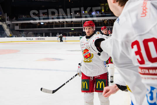 Almtunas Tony Mårtensson jublar