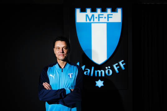 s damlag, fotograferad på stadion i Malmö