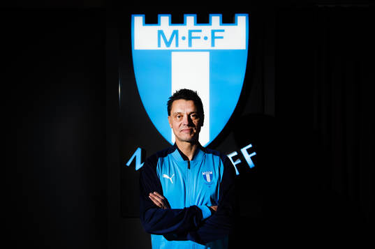 s damlag, fotograferad på stadion i Malmö