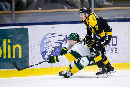 Västerås Sebastian Benker och Björklövens Zach Palmquist