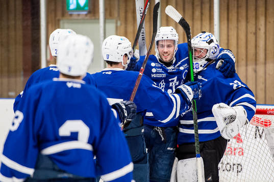Jonstorps Julius Falkenbäck Bergkvist och målvakt Viktor